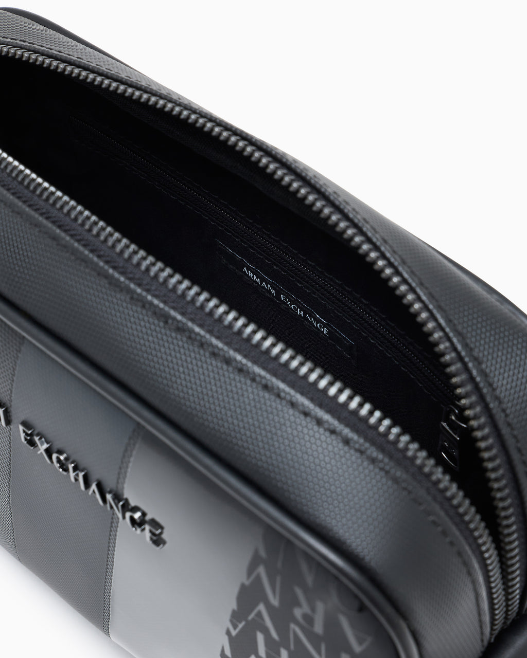 armani exchange beauty case XM001271 AF11935 MC034
