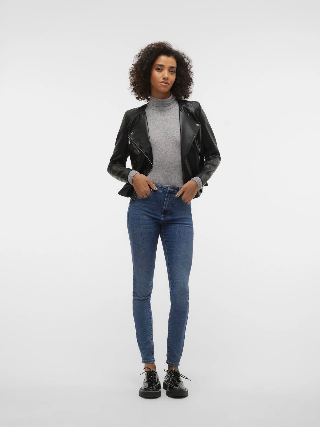 Vero Moda donna giubbino Riley Rio Short 10302441